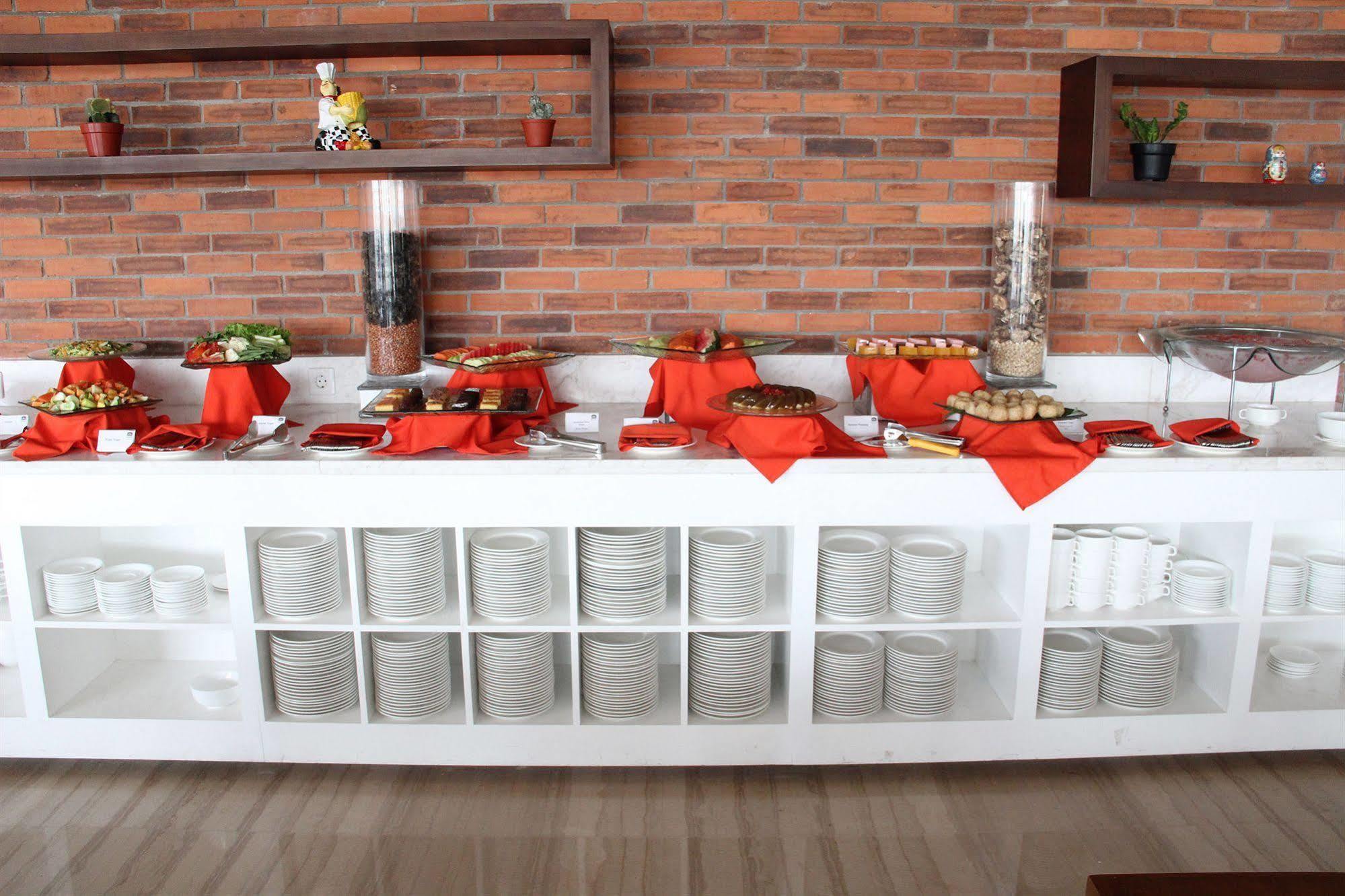 Hariston Hotel & Suites, Pluit - Jakarta Eksteriør billede